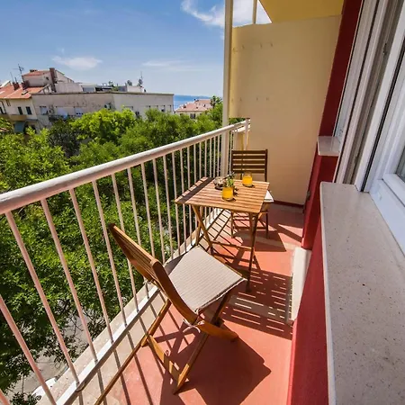 Sunrise View Balcony Apartment Split Exterior photo