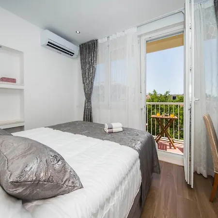 Sunrise View Balcony Apartment Split Exterior photo